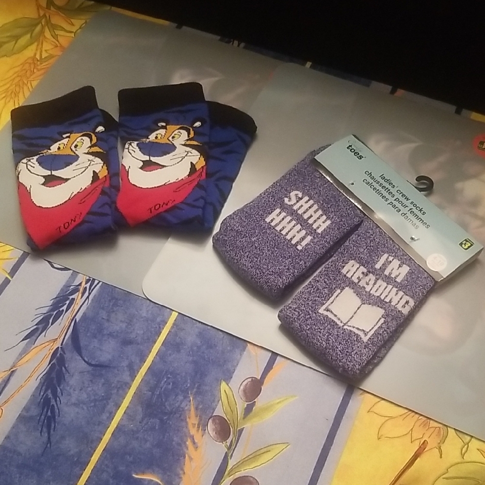 Tony the Tiger & Reading Socks Set (2)